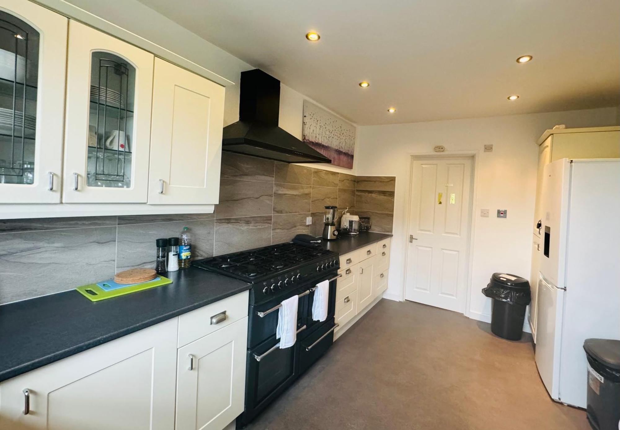 Chic 5 Bedroom House With Private Parking & Garden Bristol Bagian luar foto