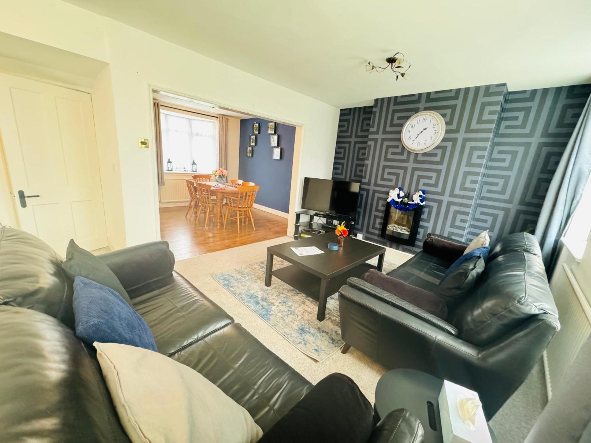 Chic 5 Bedroom House With Private Parking & Garden Bristol Bagian luar foto