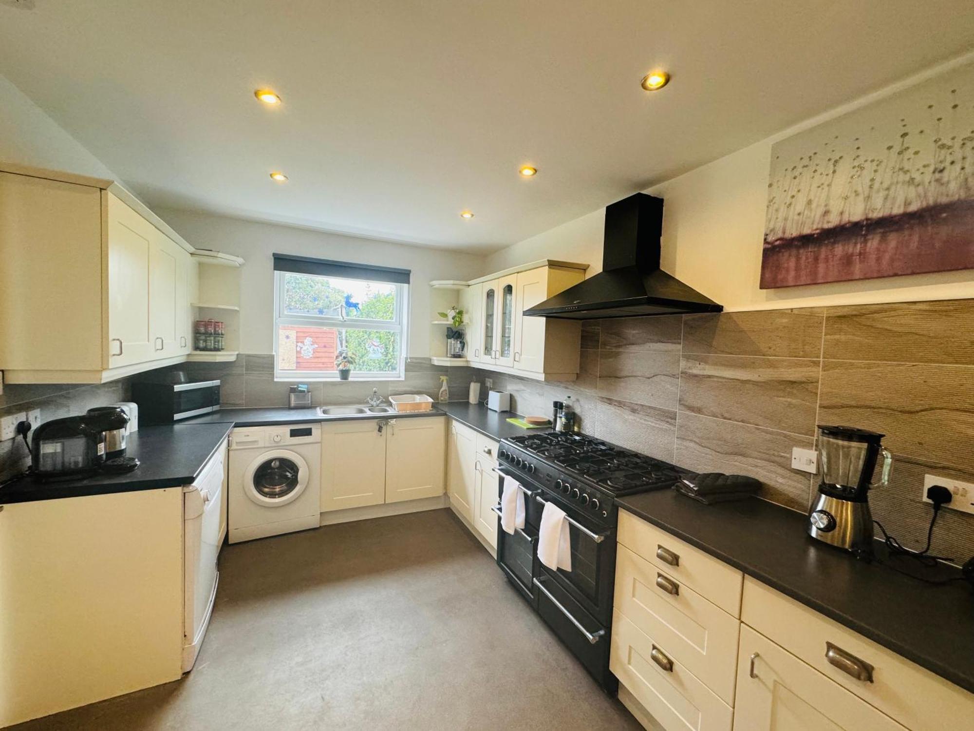 Chic 5 Bedroom House With Private Parking & Garden Bristol Bagian luar foto